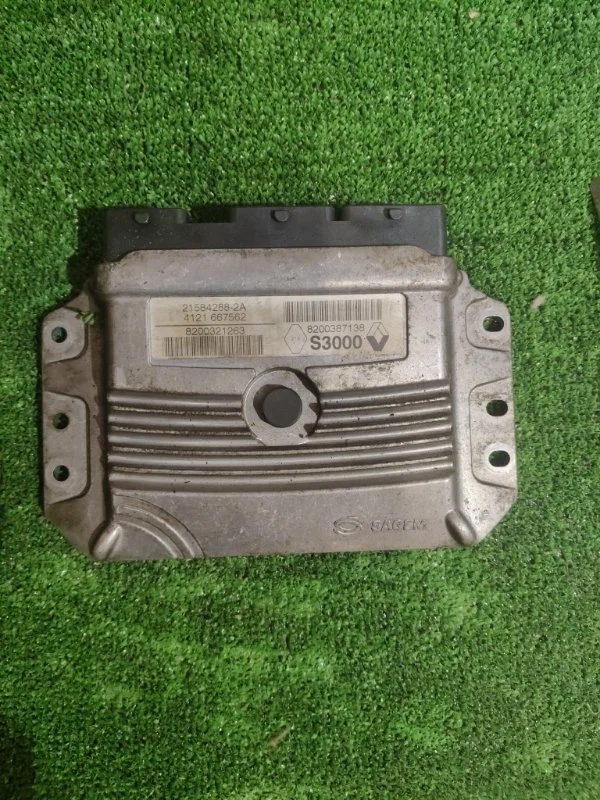 Блок управления двигателем Renault Megane