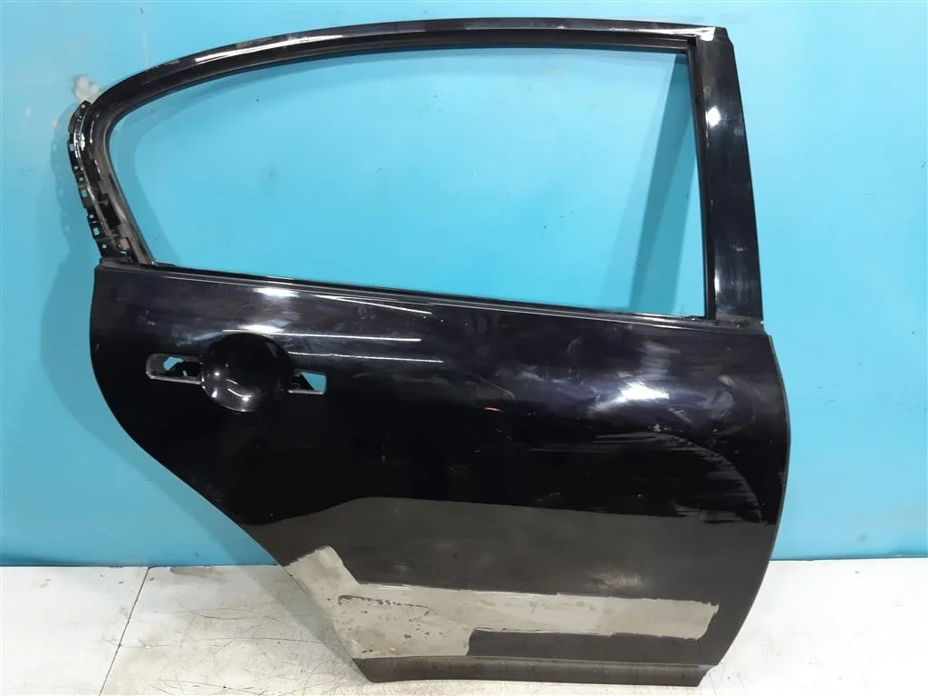 дверь Infiniti G25 V36 2010-2014