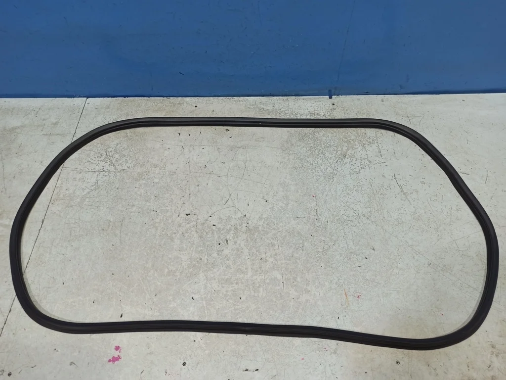 уплотнитель крышки багажника Hyundai IX35 1 2013-2015 25.11.2014