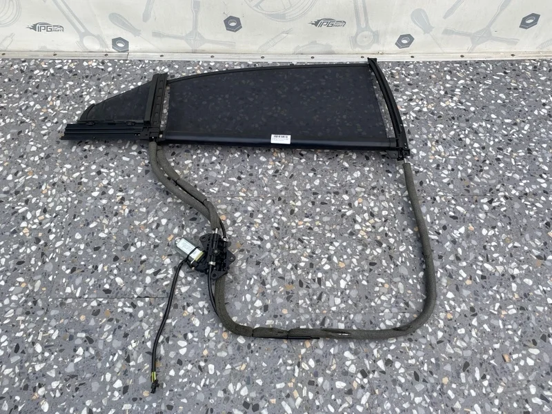 Солнцезащитная шторка задней правой двери Mercedes-benz 2008 W221