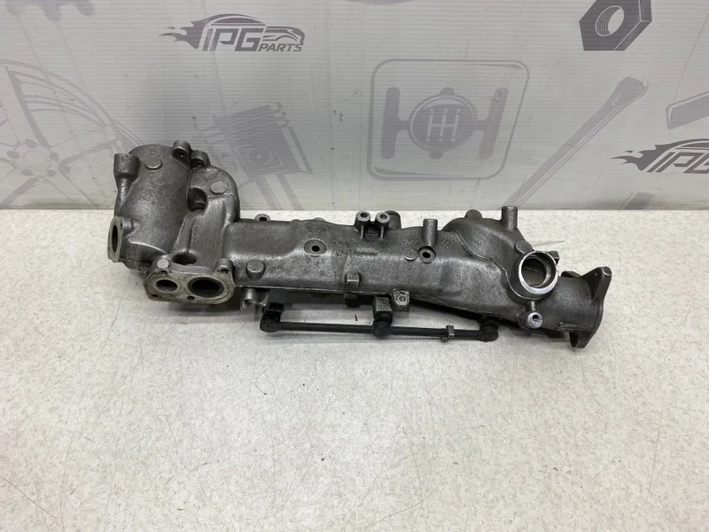 Впускной коллектор левый Mercedes-benz ML W164