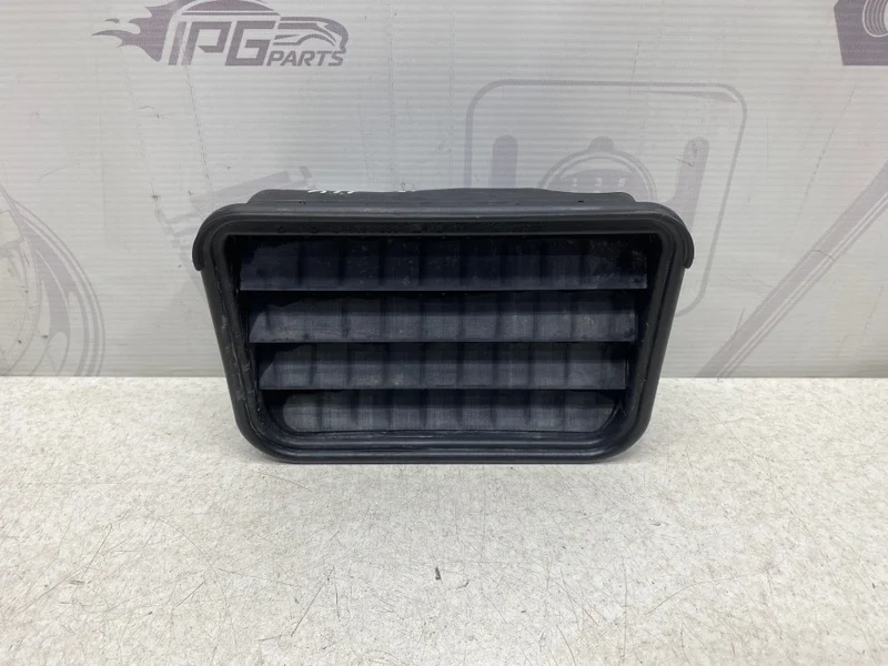 Вентиляционная заслонка заднее крыло Mercedes-benz W164