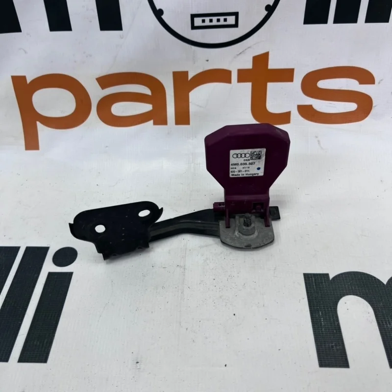 Антенна Audi A5 2022 8W