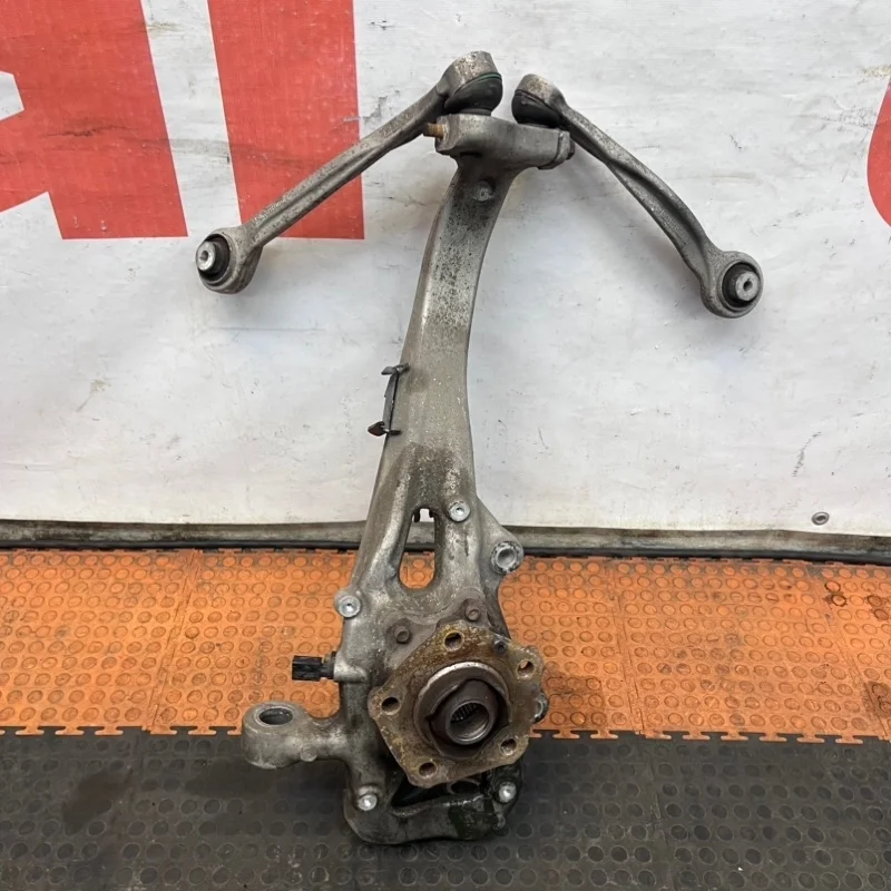 Кулак поворотный Audi Q7 2016 4M