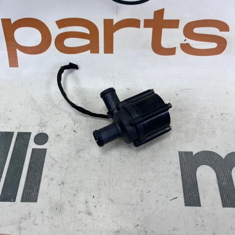 Дополнительный насос охлаждения Audi A6 2022 C8