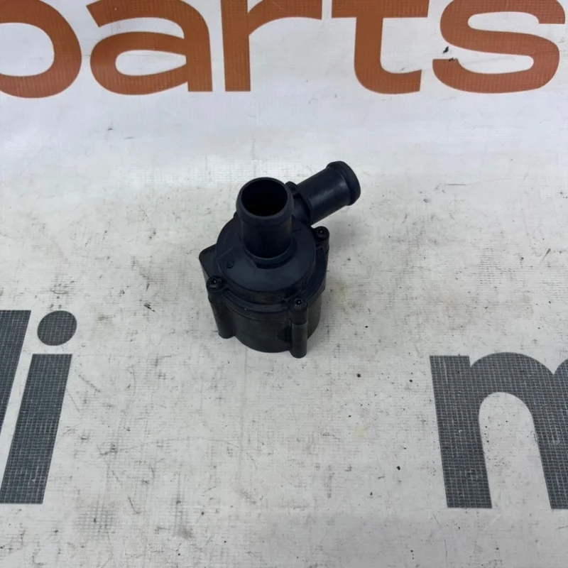 Дополнительный насос охлаждения Audi A7 2018 4K