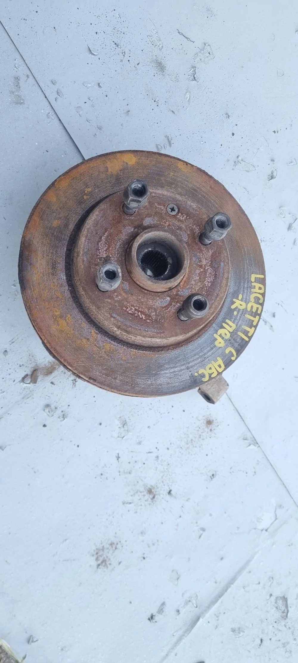 Кулак поворотный передний правый Chevrolet Lacetti