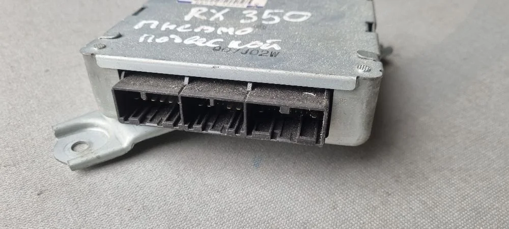 Блок управления подвеской Lexus RX 350 2