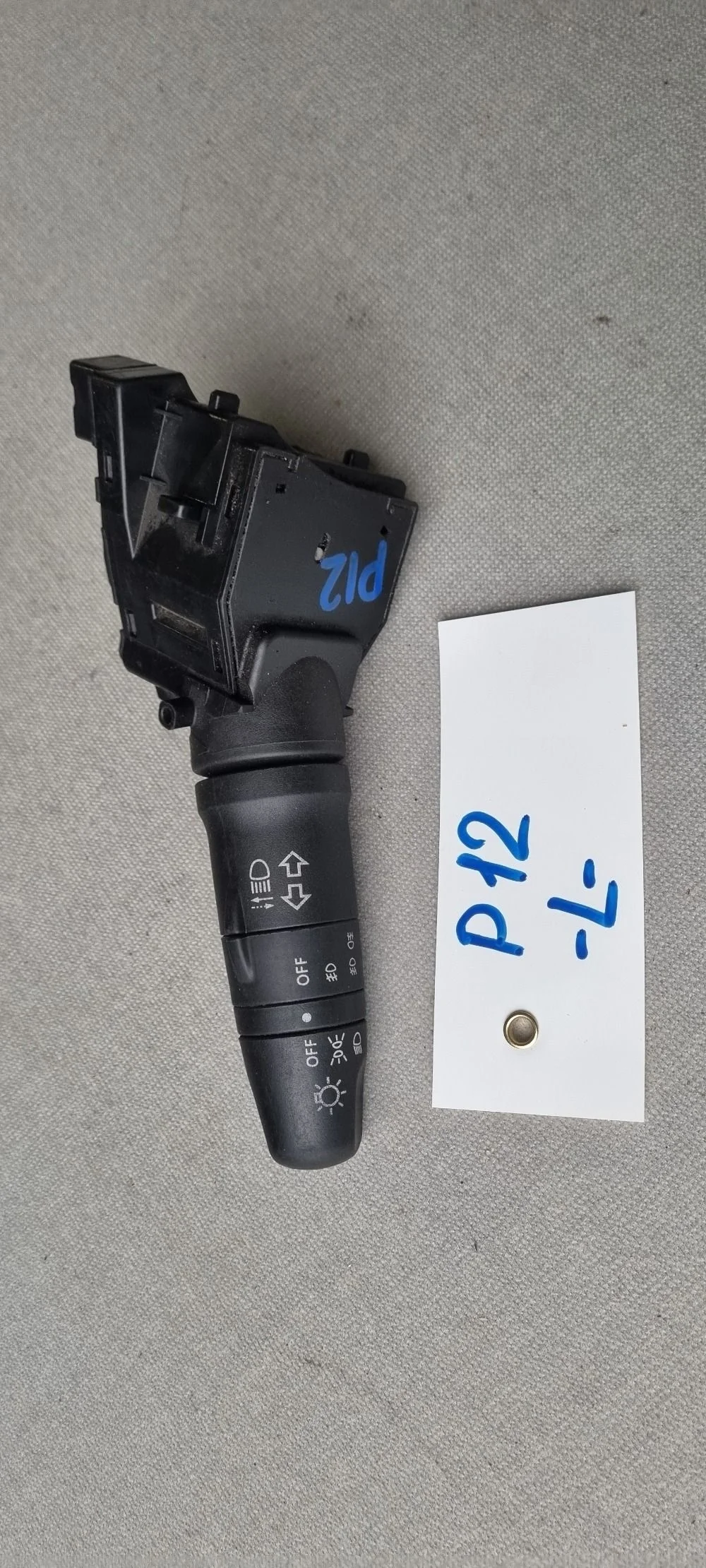 Переключатель поворотов Nissan Primera P12E