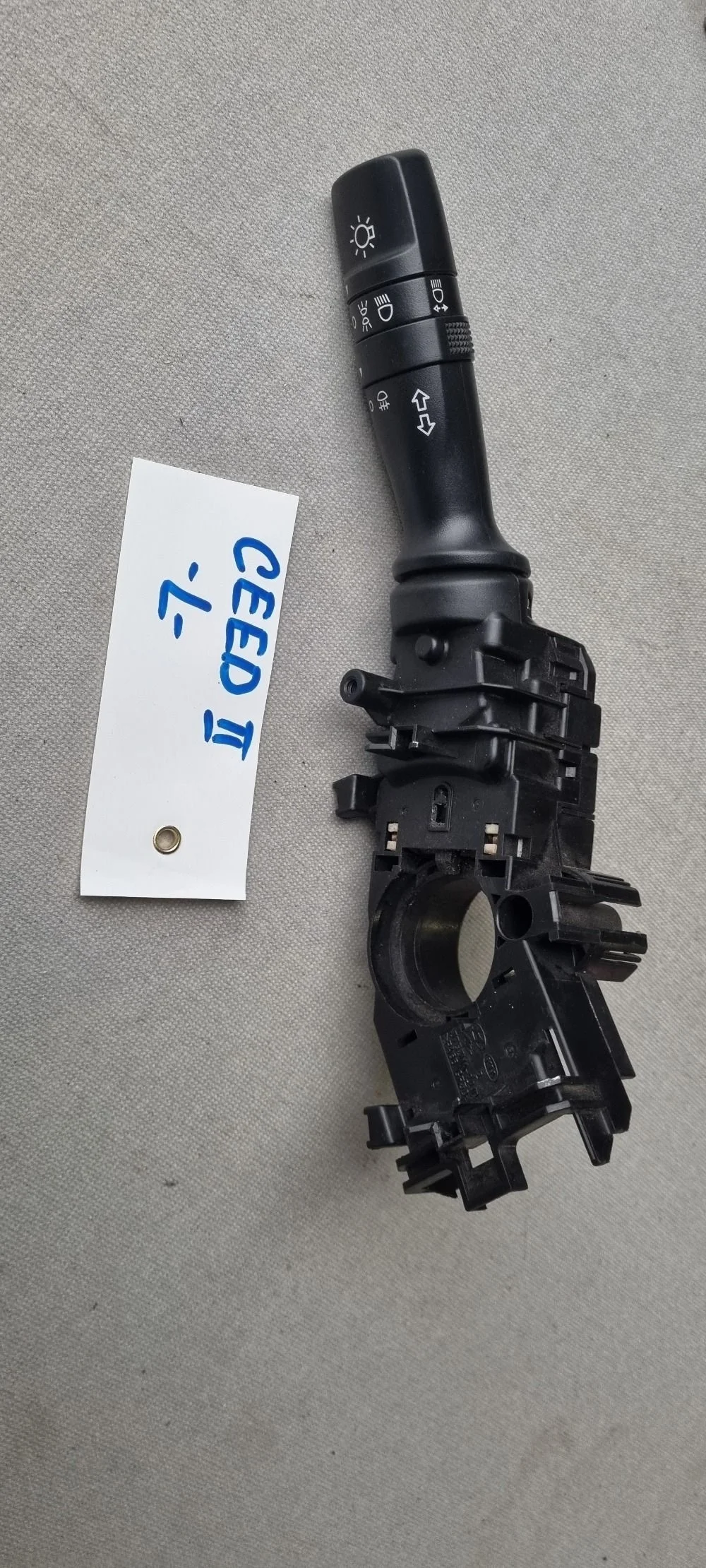 Переключатель поворотов подрулевой для Kia Ceed 2