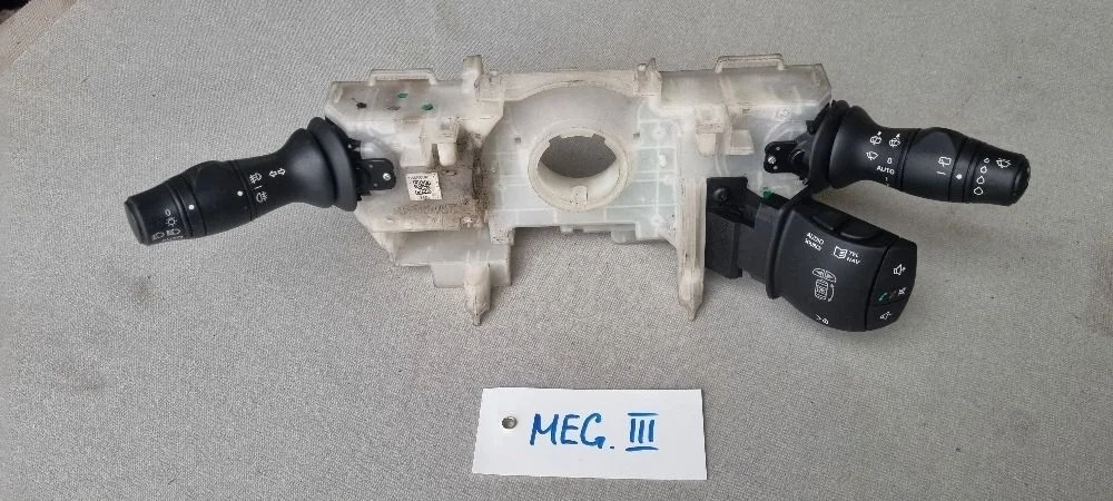 Переключатель подрулевой Renault Megane III