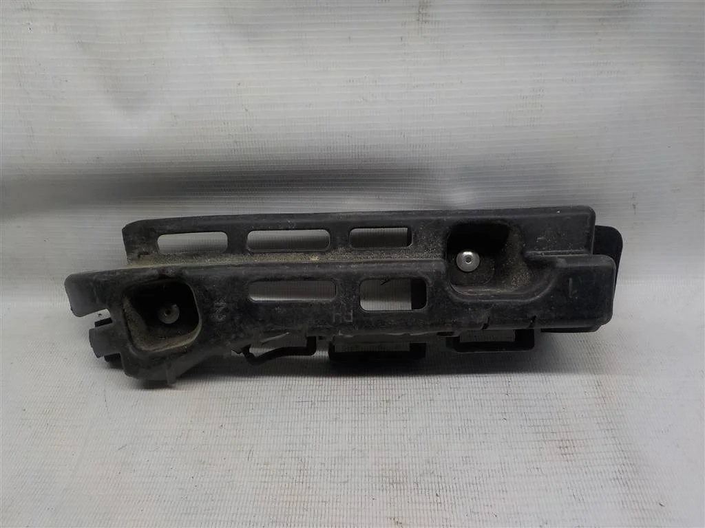 Направляющая заднего бампера правая Chevrolet Cruze I (2009—2012)