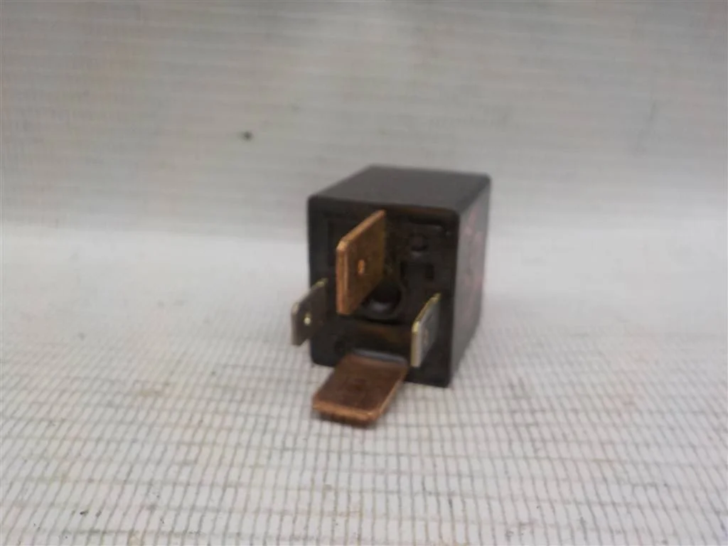 Реле Mitsubishi Lancer IX (2000—2007)