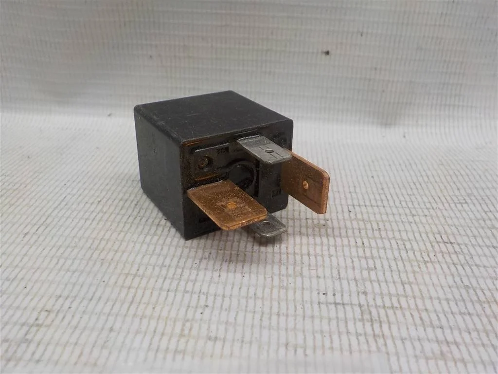 Реле Mitsubishi Lancer IX (2000—2007)