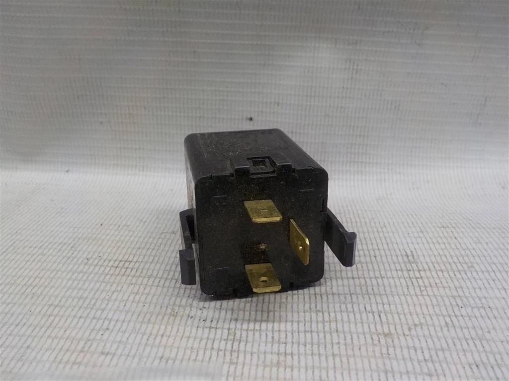 Реле поворотов Hyundai Getz I рестайлинг (2005—2011)