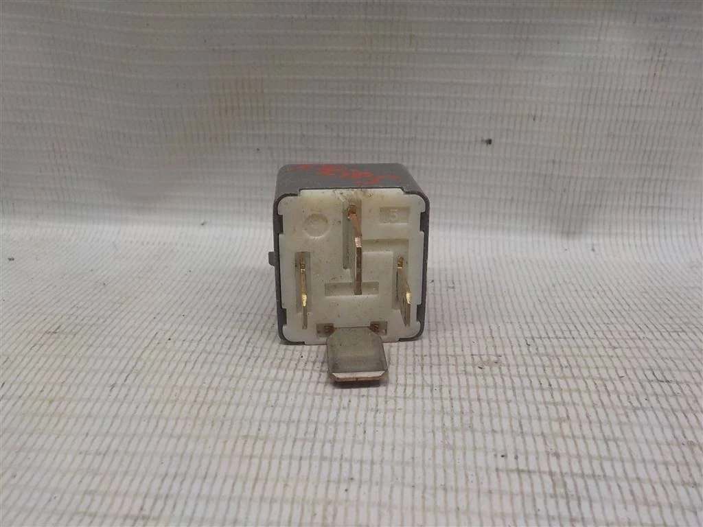 Реле Toyota Prius II (2003—2005)