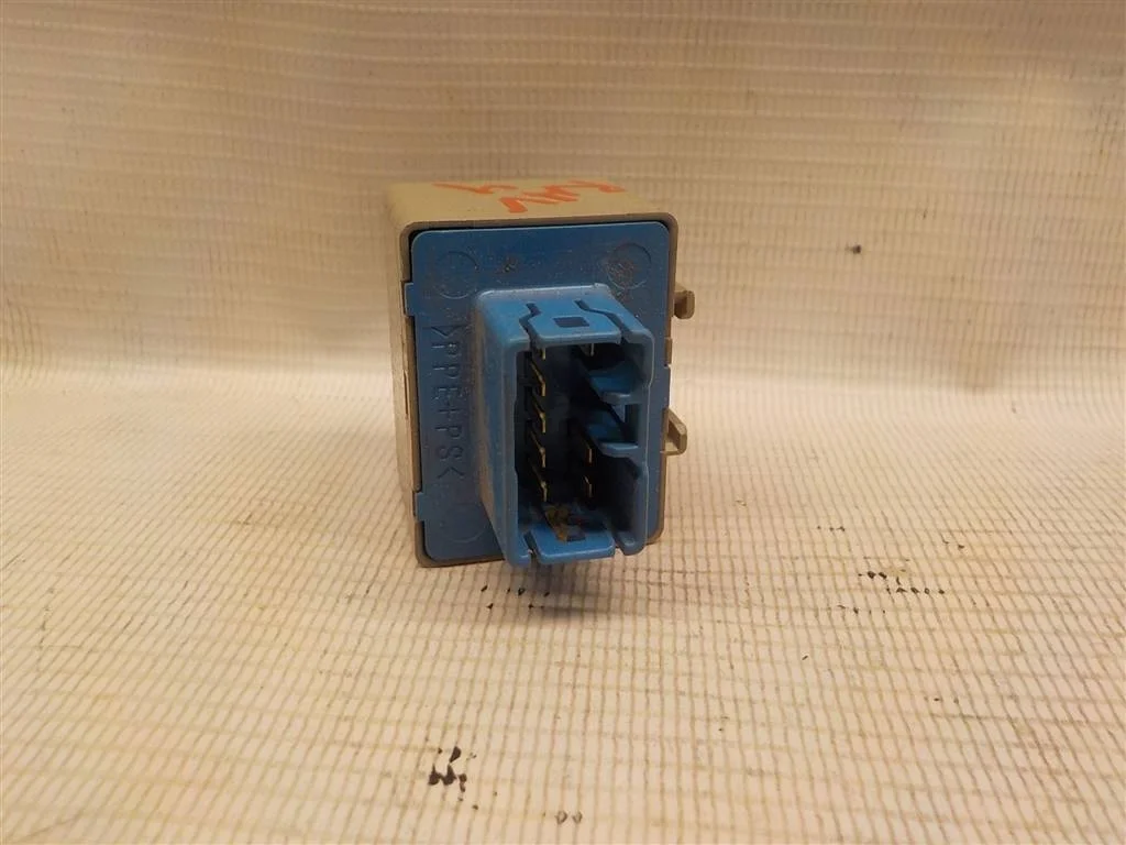 Реле поворотов Toyota RAV4 III (2005—2010)