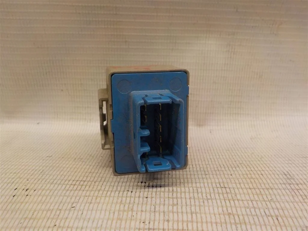 Реле поворотов Toyota RAV4 III (2005—2010)