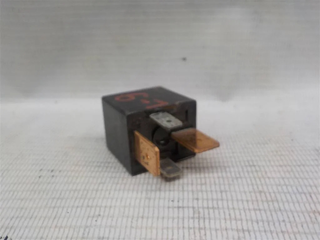 Реле Mitsubishi Lancer IX (2000—2007)