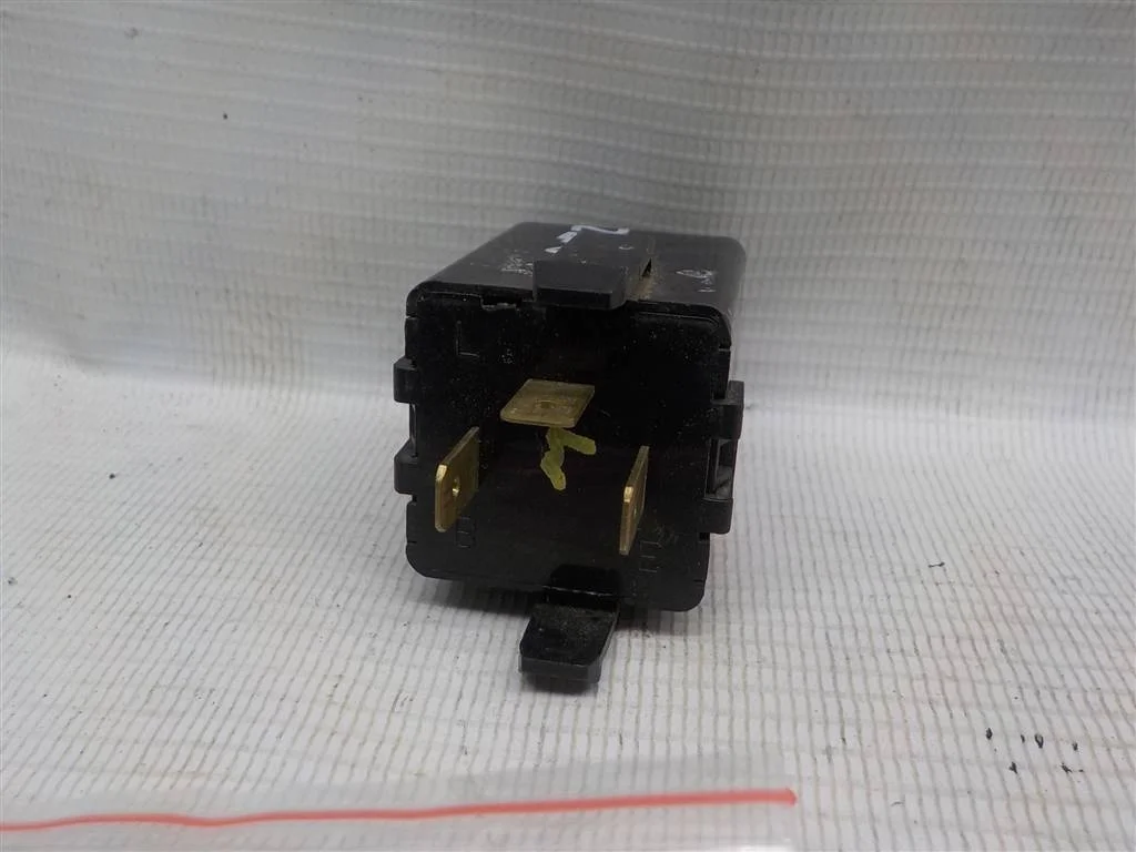 Реле поворотов Hyundai Getz I рестайлинг (2005—2011)