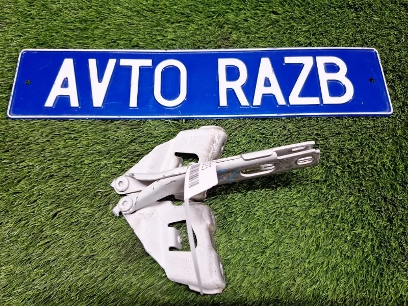 Петля капота Audi A4 2009 8K0823301D B8 CDH 1.8T