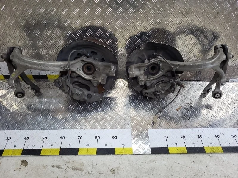 Кулак поворотный Audi A8 2009 4E0407254Q D3 BVJ 4.2, передний