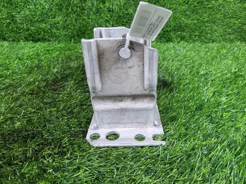 Кронштейн усилителя бампера Audi A8 2009 4E0807134AB D3 BVJ 4.2