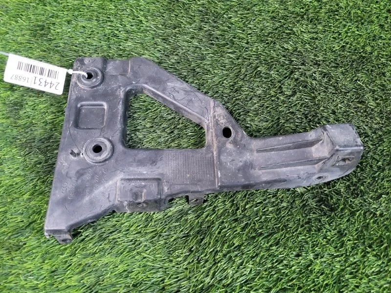 Кронштейн крепления бампера Audi A6 2010 4F0807227 C6 CAJ 3.0, передний левый