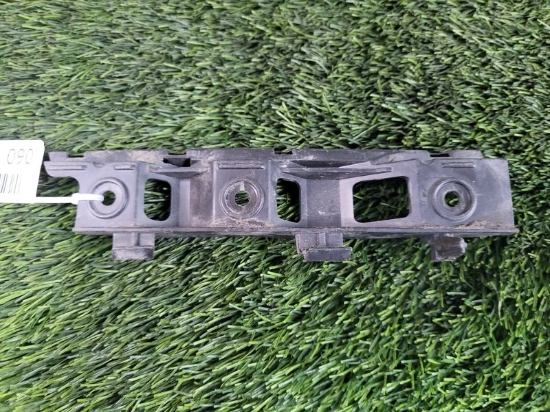 Кронштейн крепления бампера Volkswagen Passat 2008 3C0807183 B6 BZB 1.8T, передний левый