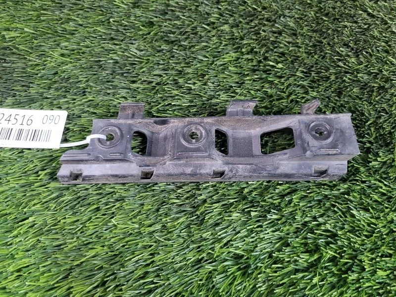 Кронштейн крепления бампера Volkswagen Passat 2008 3C0807184 B6 BZB 1.8T, передний правый