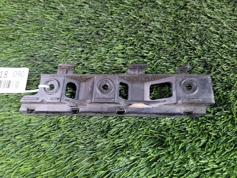 Кронштейн крепления бампера Volkswagen Passat 2008 3C0807184 B6 BZB 1.8T, передний правый