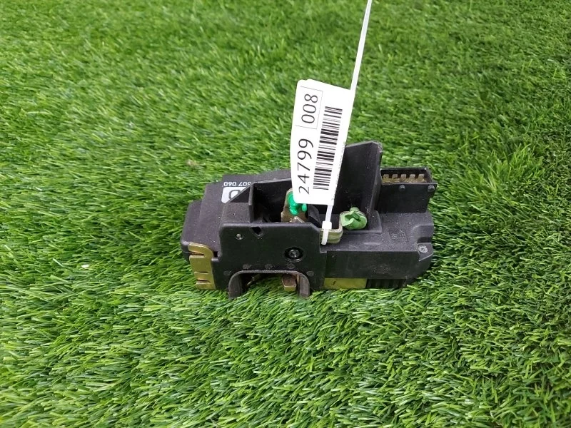 Замок двери Opel Vectra B 1998 90507060 F69 X18XE, передний правый