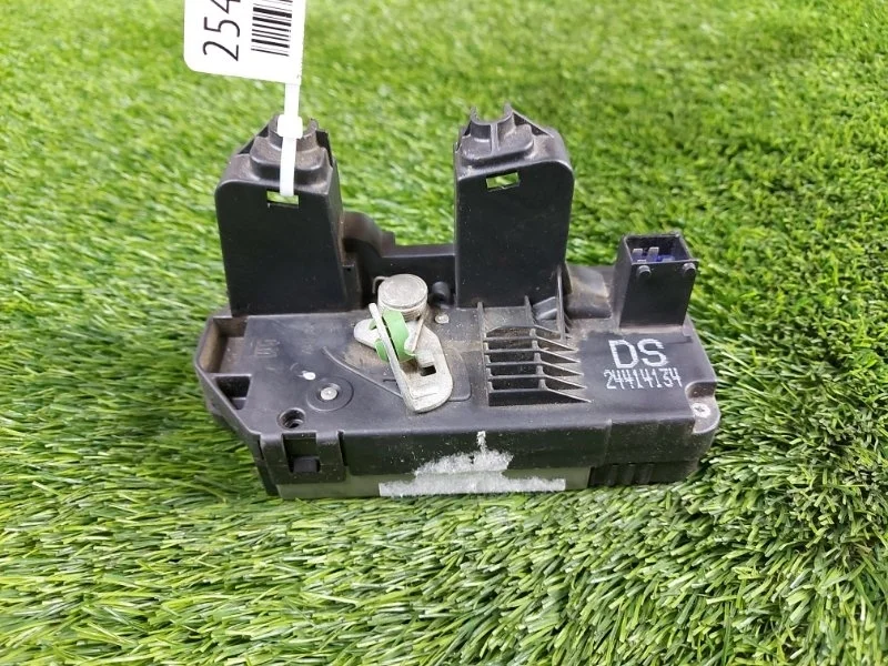 Замок двери Opel Zafira A 24414134 F75 Z18XE, задний левый