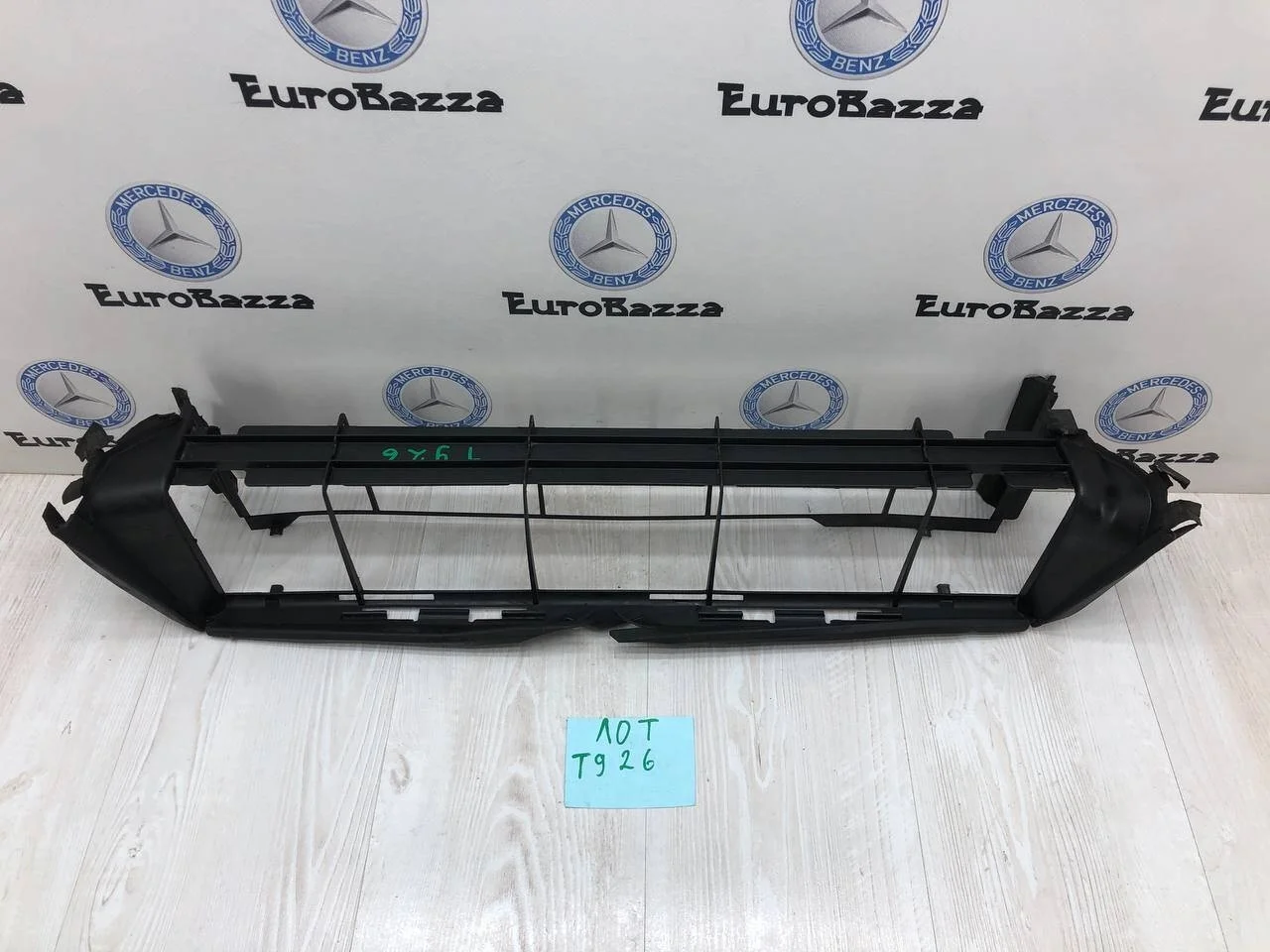 Пластиковая обшивка интеркулера Mercedes W203