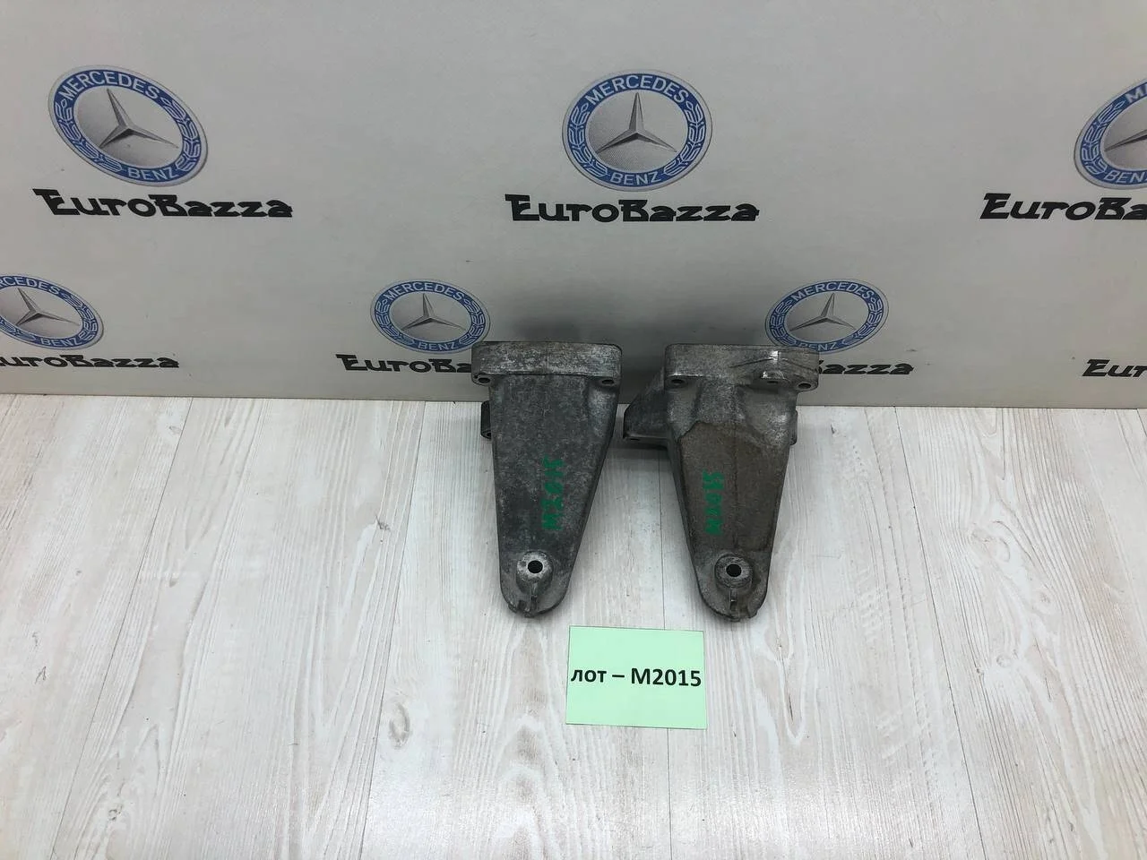 Кронштейн опоры двигателя Mercedes М271