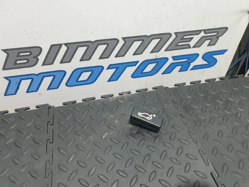 Кнопка закрытия багажника Bmw X6M 2012 61318375580 E71 S63B44A