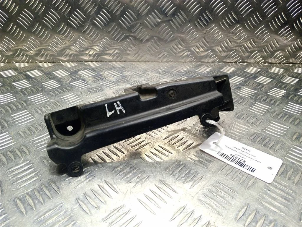 Кронштейн бампера передний MAZDA 3 BK рестайлинг