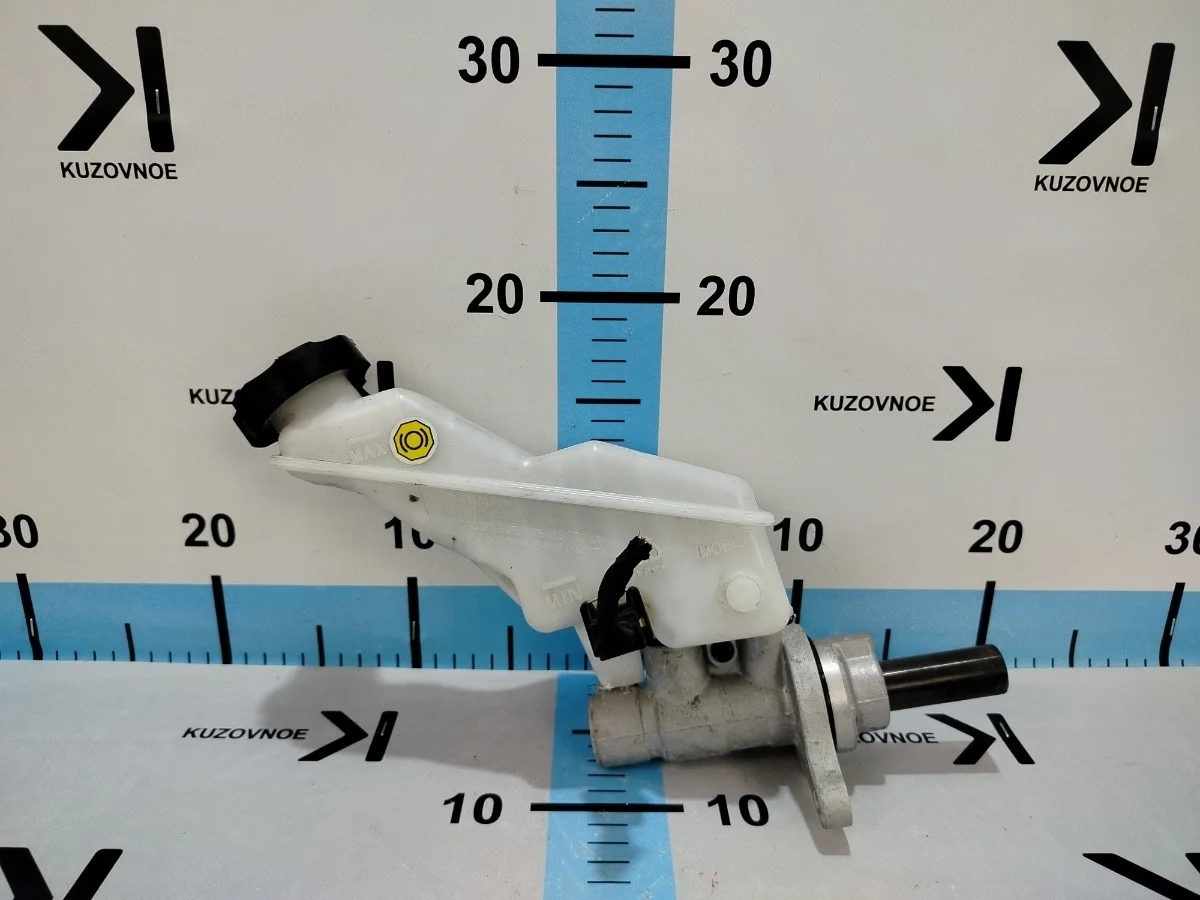 Главный тормозной цилиндр Kia Sorento 2015 UM