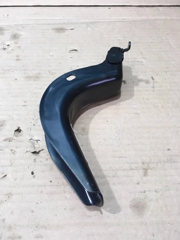 Кронштейн подножки TOYOTA LAND CRUISER 200 5179660040