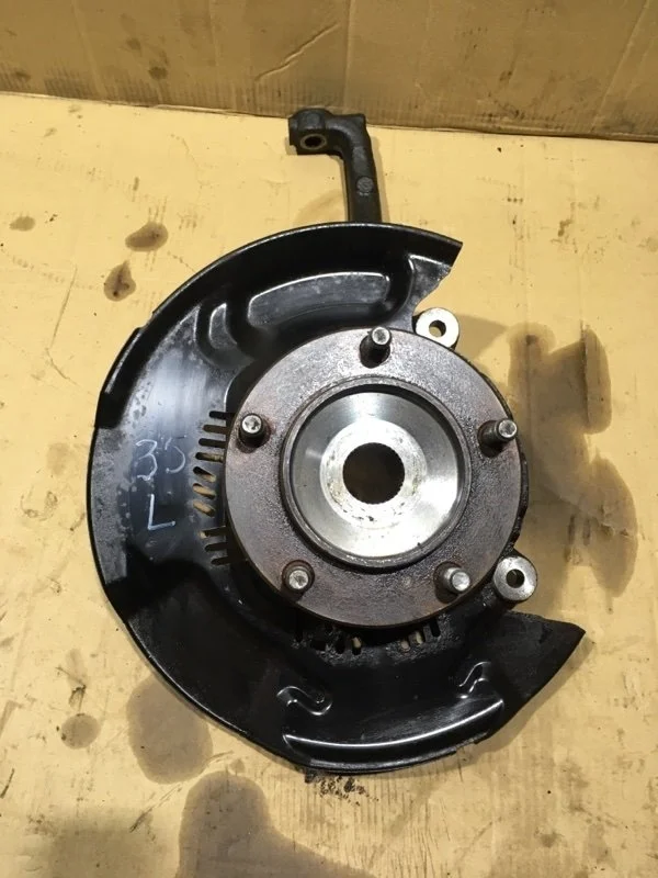 Кулак поворотный передний левый Toyota Land Cruiser 2015 4321260190 URJ200 1VD-FTV 4.5