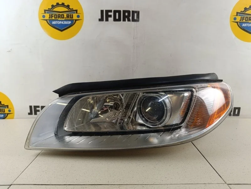 Фара Volvo V70 2009 BW69