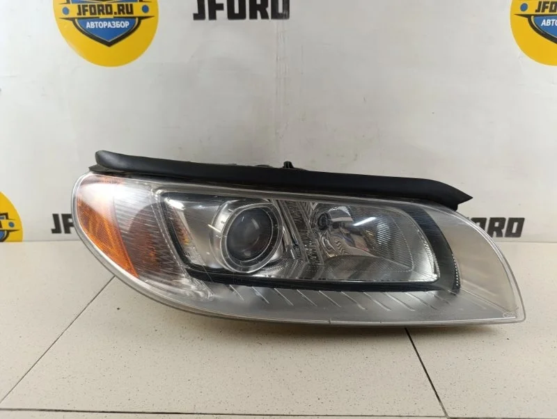 Фара Volvo V70 2009 BW69