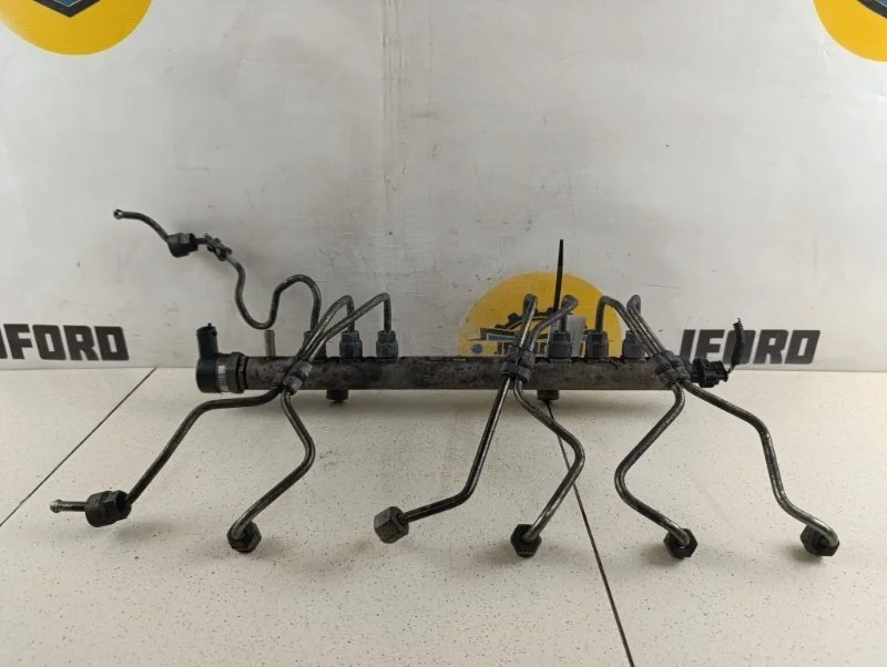 Рампа топливная Volvo V50 2012 MW58