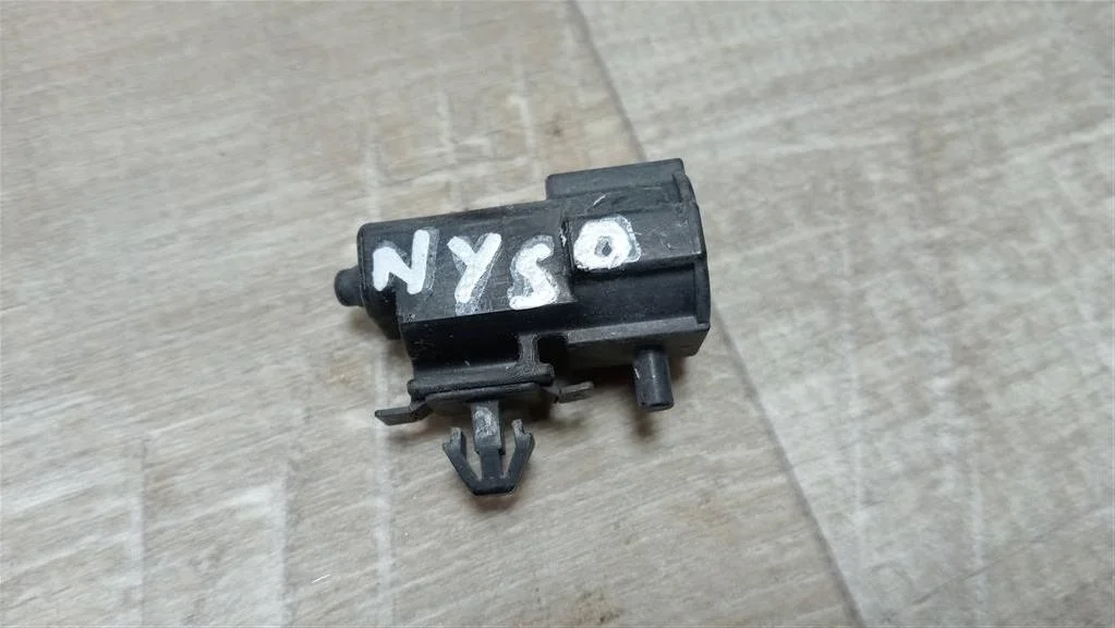 Б.у. датчик наружной температуры NISSAN FUGA PY50 NISSAN FUGA PY50