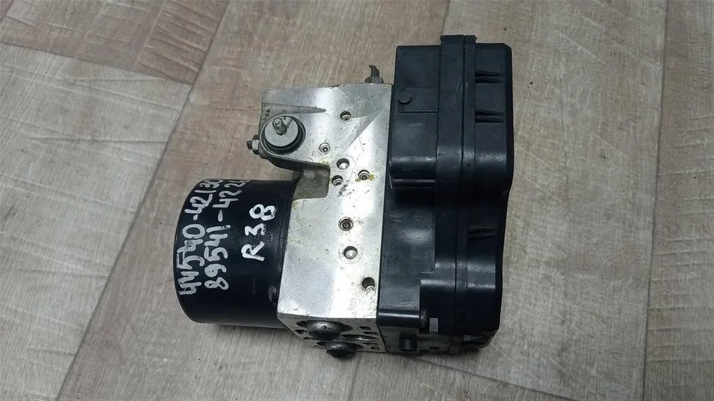 Б.у. блок abs TOYOTA RAV4 ACA30 TOYOTA RAV4 ACA30