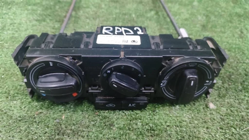 Б.у. блок климатконтроля SKODA RAPID NH SKODA RAPID NH