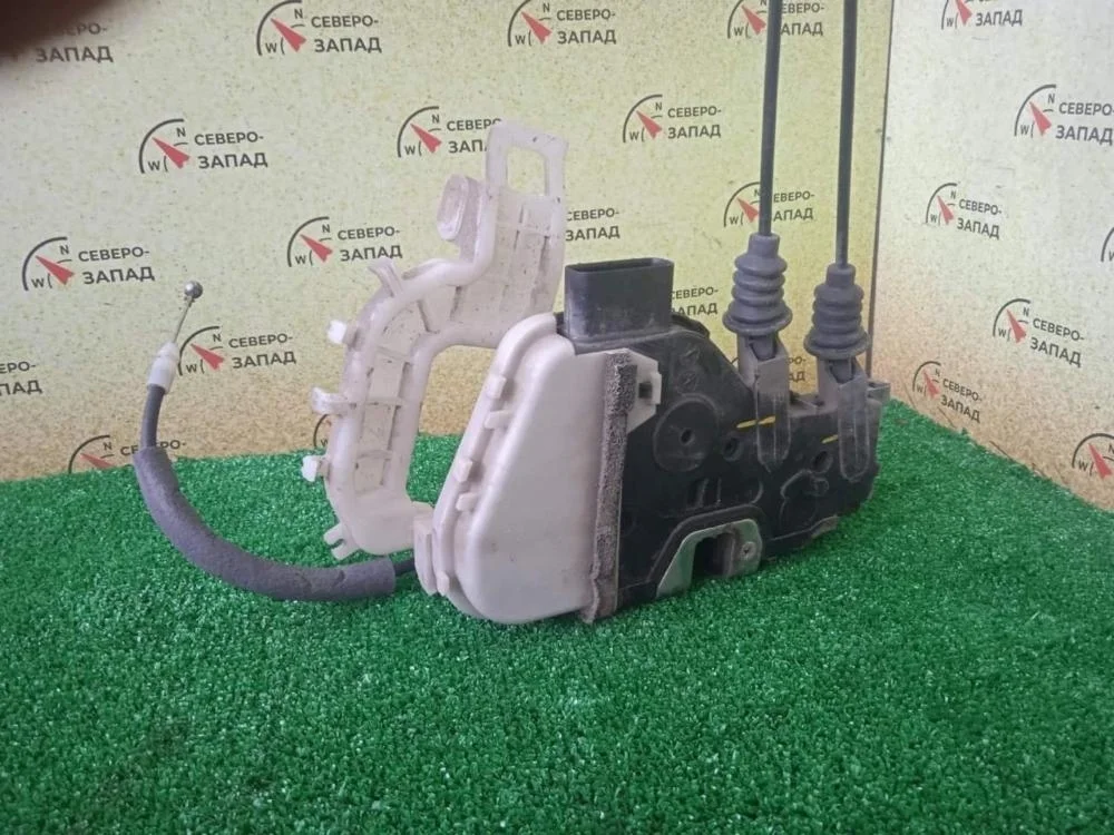 Замок двери Hyundai Santa Fe 2013 813102W010 DM G4KEDU, передний левый