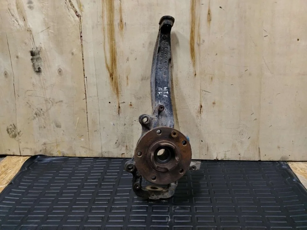 Поворотный кулак Volkswagen Touareg 2004 7L0407257A GP AXQ, передний левый