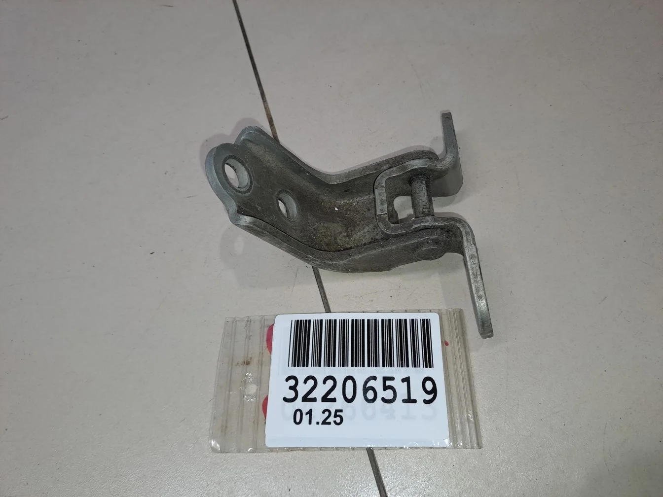 Петля двери для KIA Sportage 2010-2015