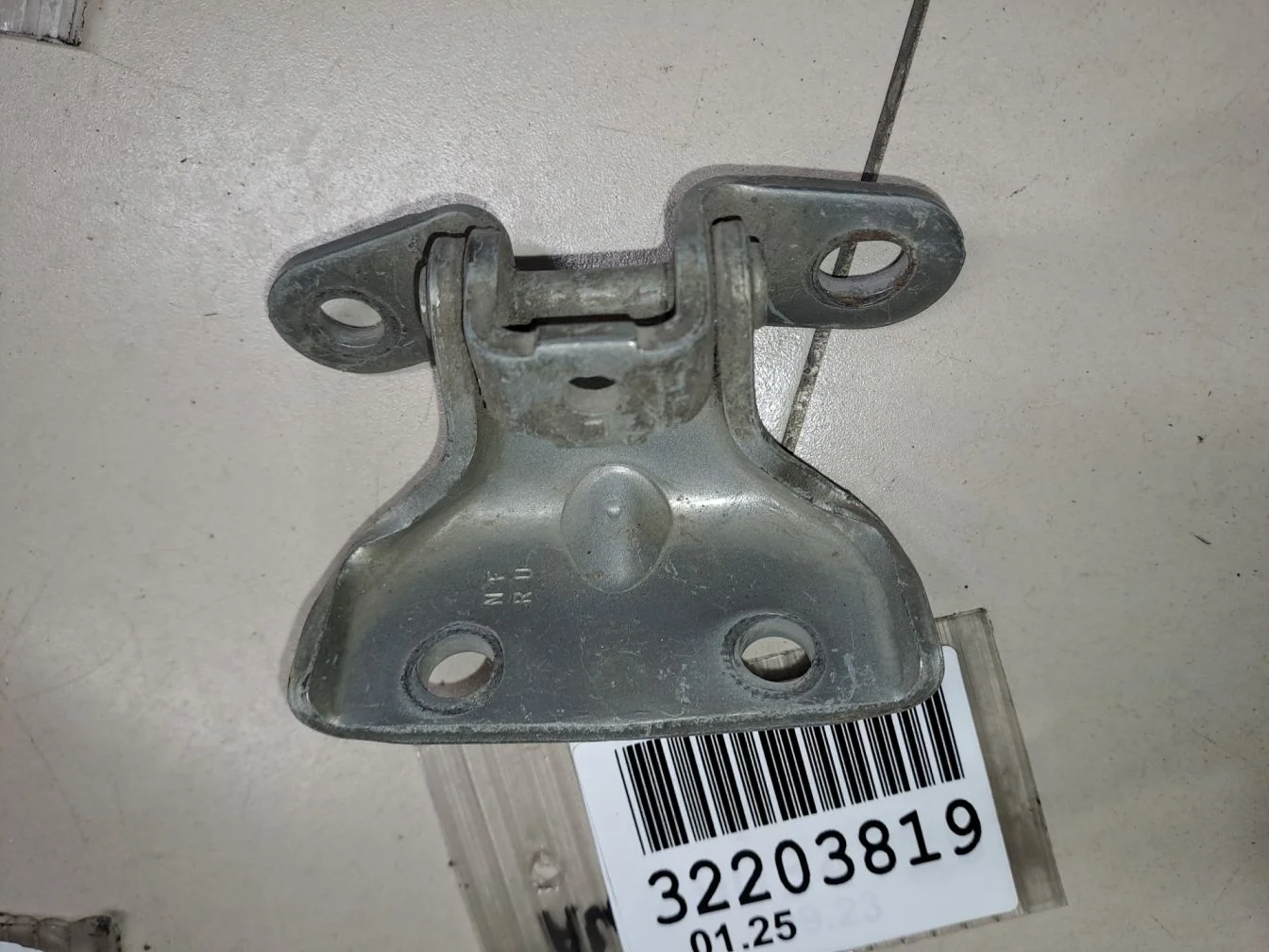 Петля двери задней правой верхняя для Hyundai i40 2011-2019